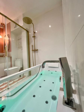 Le Bellegarde - hypercentre et jacuzzi